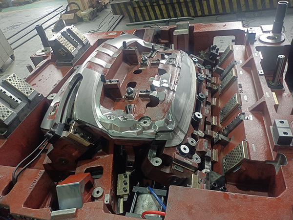 Body Structural Components Stamping Die