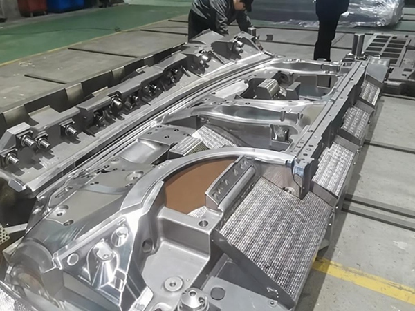 Side Outer Panel Stamping Die